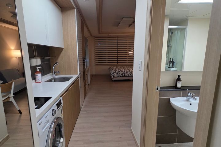 DM A1000 Suite 7th image