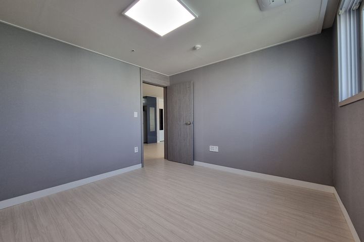 2-bedroom unit in a trendy area of Millak-don 4th image