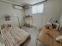 Room 403 0th image