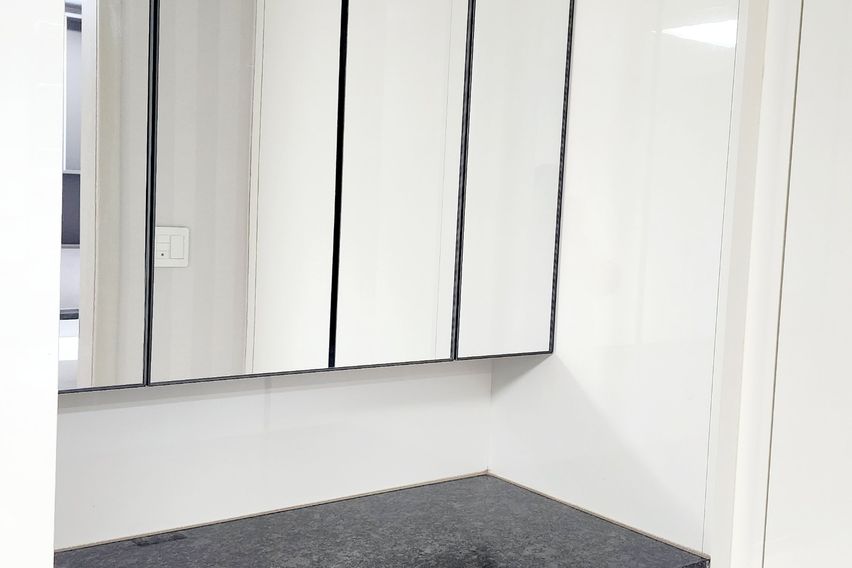 뻥뷰 탑층 3룸 2화 16번째 이미지