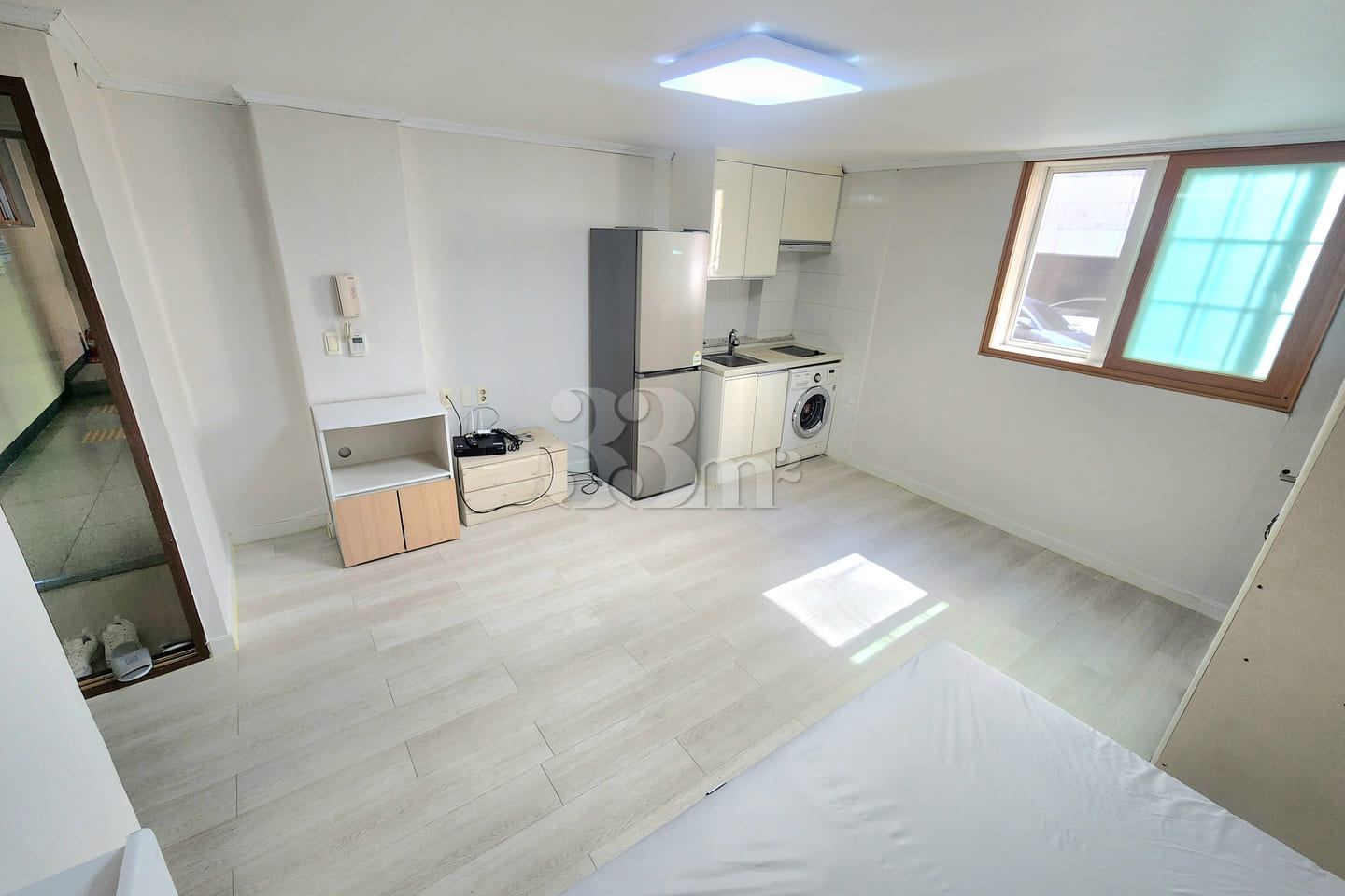Spacious studio apartment near Busan City Hal 6th image