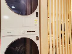 Newly built hotel-quality accommodation near 18th image