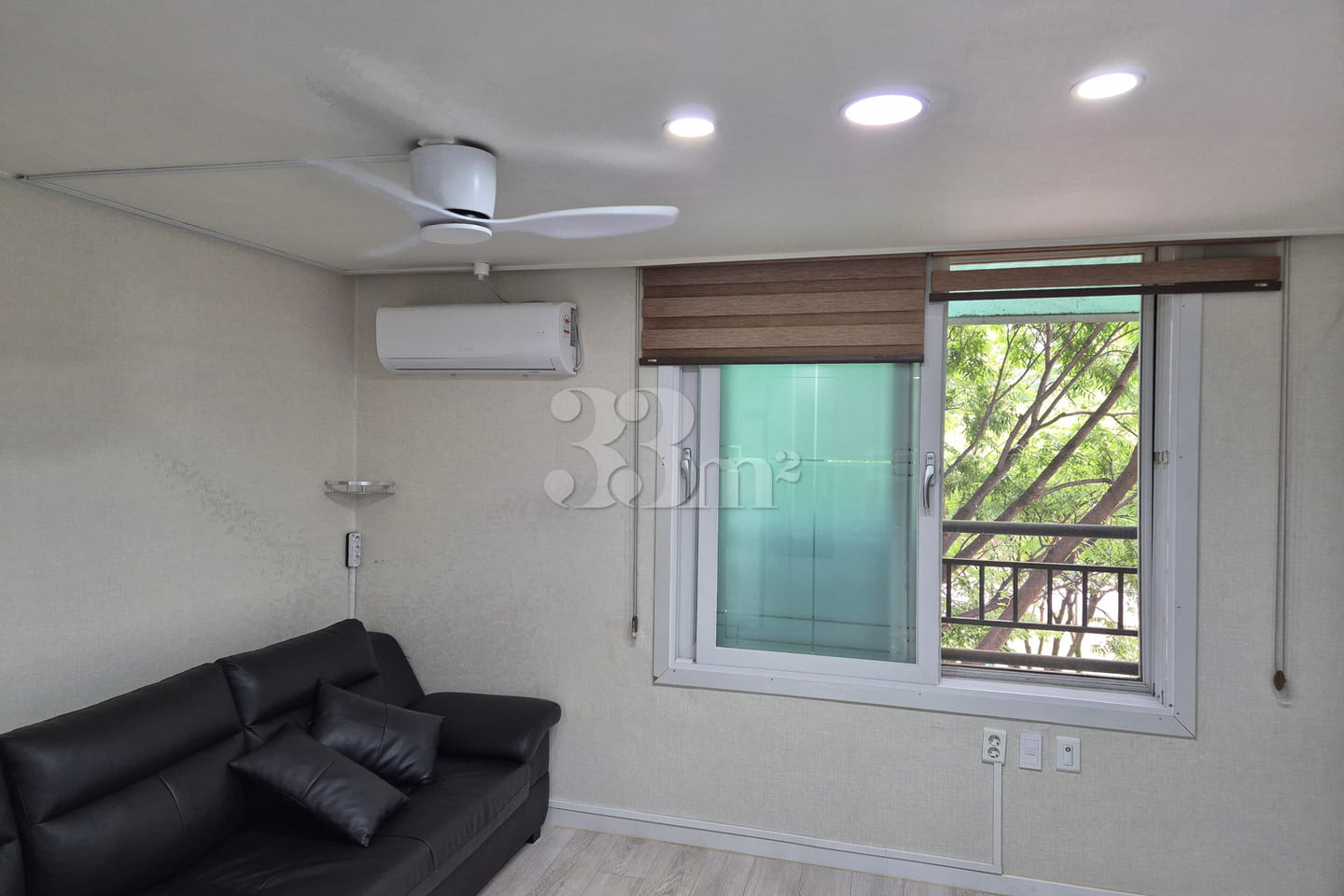 Pet-friendly, ceiling fan, queen-size bed, dr 0th image