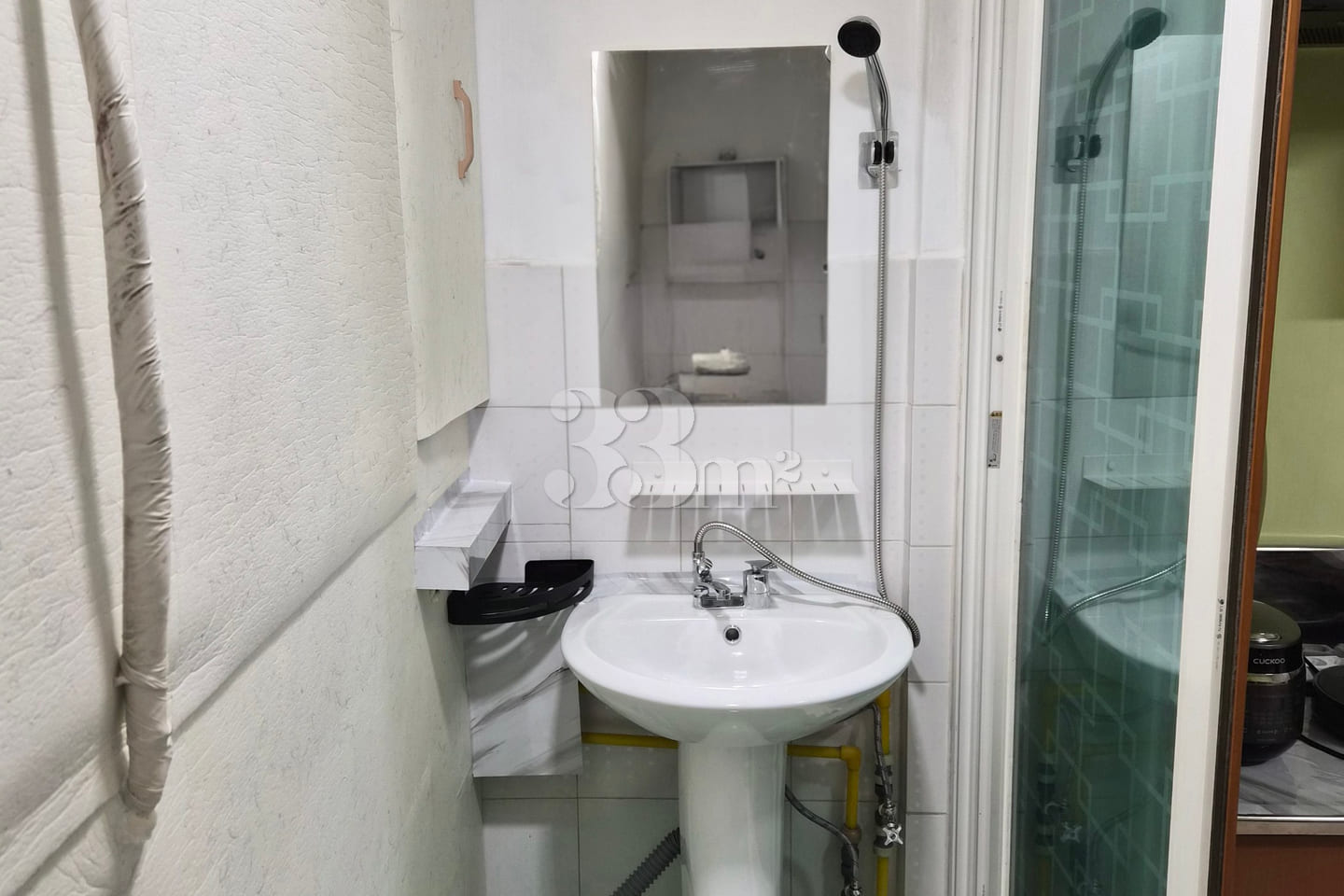 Comfortable studio with great transport links 6th image