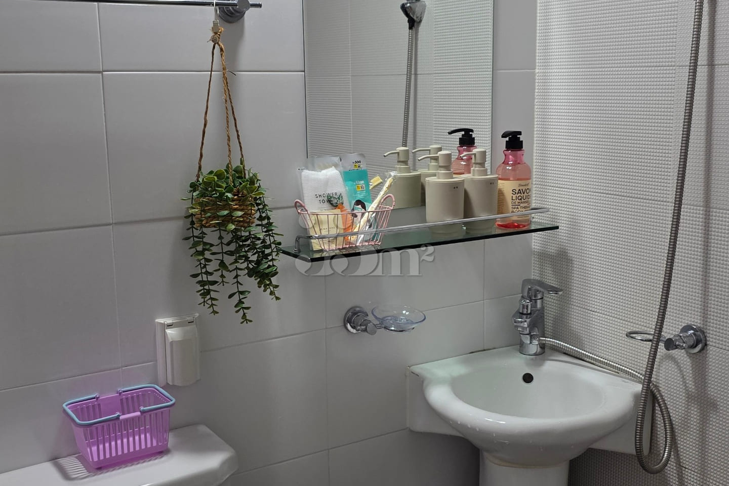 Clean bedding and bathroom in Mugeo-dong 9th image