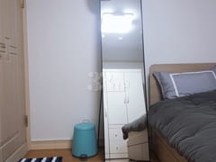 A room spacious enough for two people. 3th image