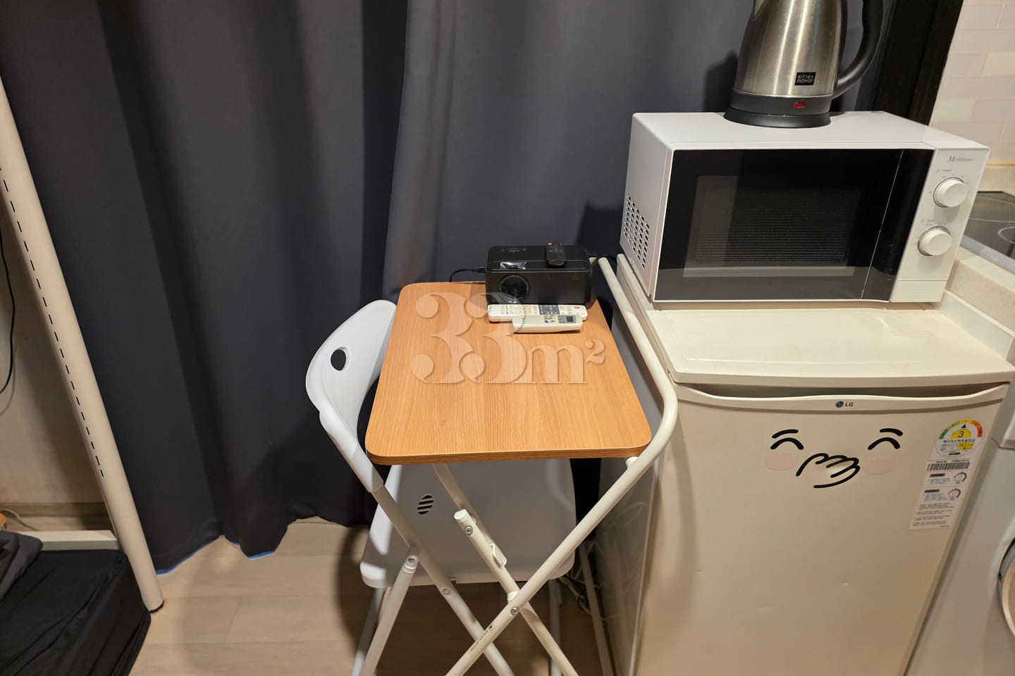 🏡 Fully Furnished Unit B-1: Near Station & F 4th image