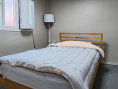 GrayHouse_3-Room 3th image