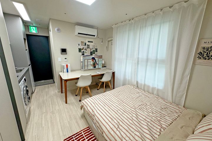 Officetel near Seoul National University Stat 12th image
