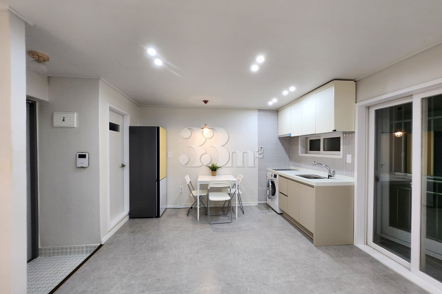 Bright, quiet, and spacious studio apartment 1th image
