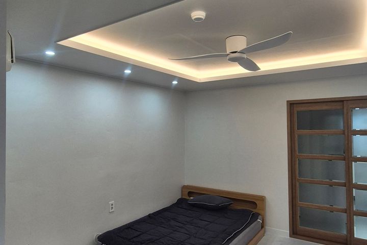 Renovated Studio Apartment 2 in Chojeon-dong 1th image