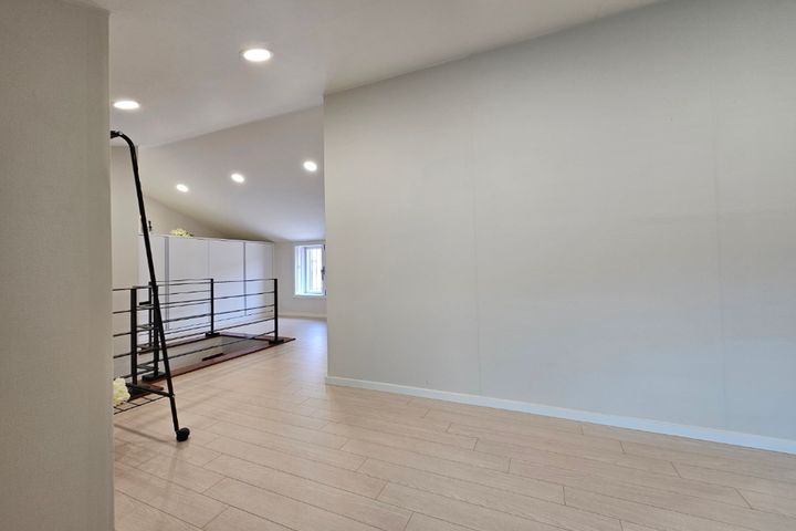 Romantic Duplex with a Spacious Terrace 17th image