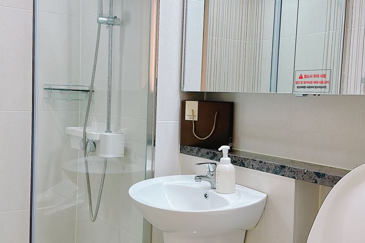 Gyeyang New Three-Room Apartment with Full Op 18th image