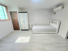 Spacious studio apartment near Busan City Hal 4th image