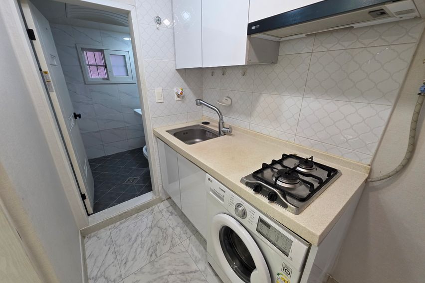 광장로 하얀집 102호