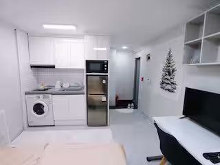 Newly opened, 9 minutes from Hongik Universit 4th image