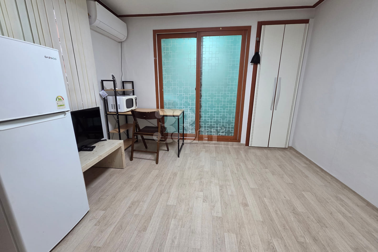 Affordable studio apartment near Suwon Statio 2th image