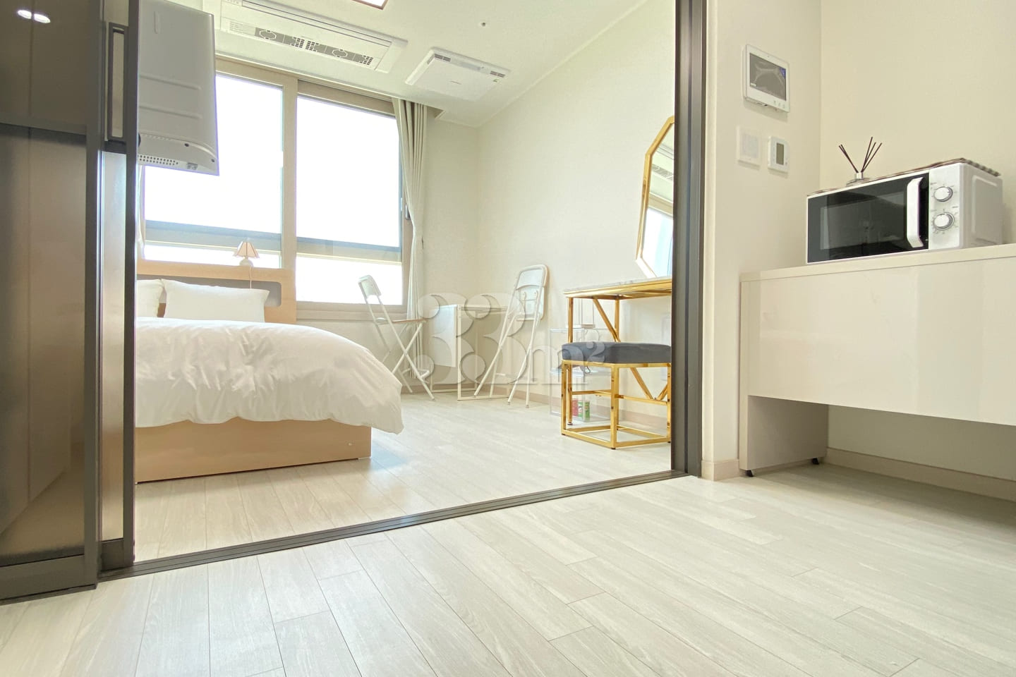 Newly built studio apartment, 3 minutes from 3th image