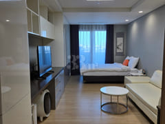 An attractive accommodation with a sea view. 3th image