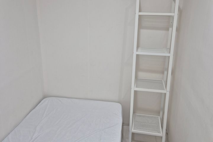 Hyehwa Studio Apartment with Individual Air C 4th image