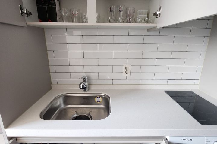 Right by the subway station. Spacious duplex 14th image