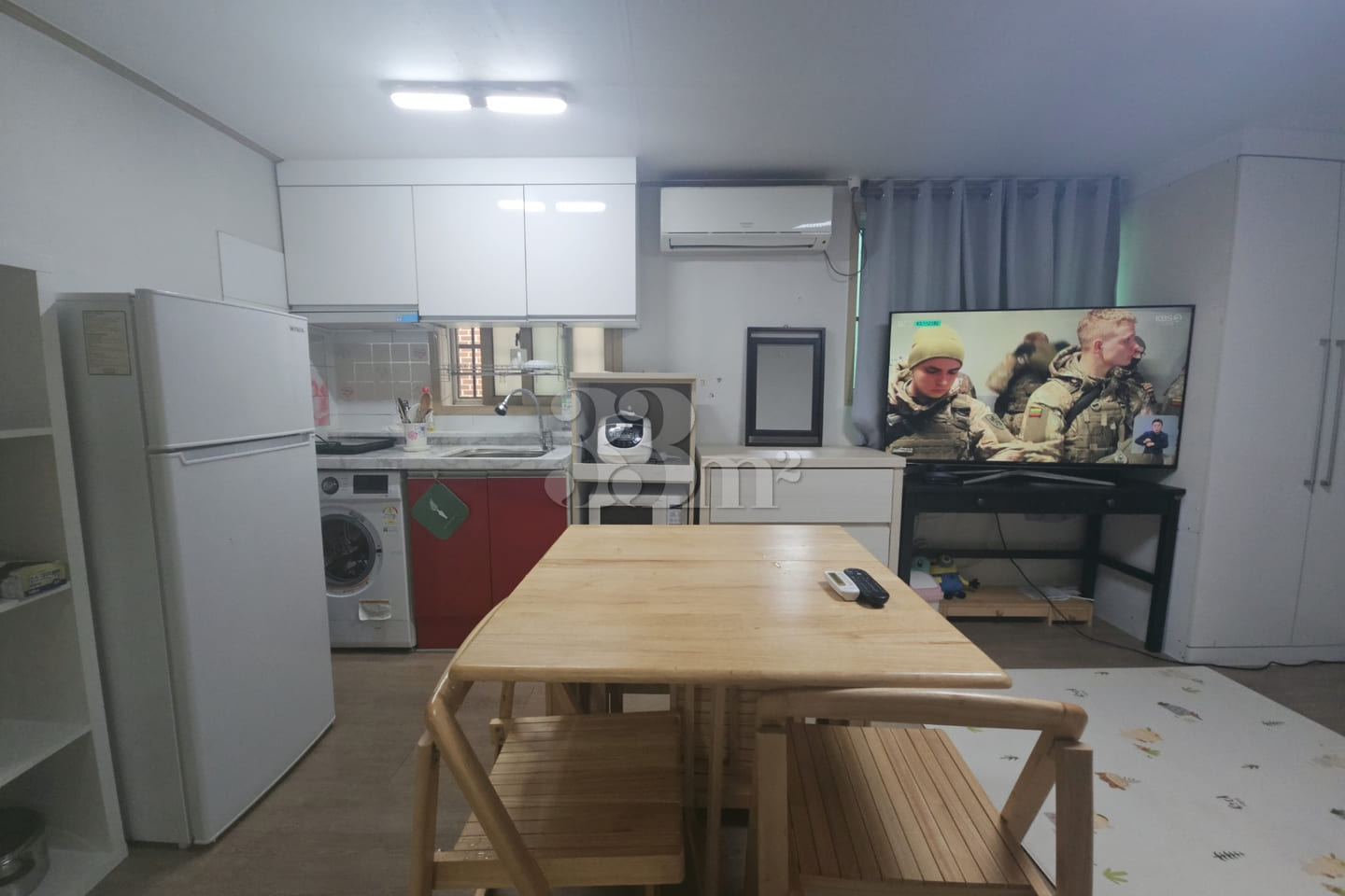 Quiet and affordable studio apartment 7th image
