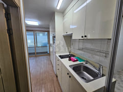 Studio Apartment 403 4th image