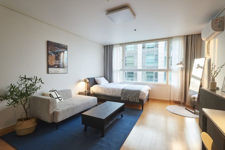1 minute from Yongsan Station #HomeOffice 0th image