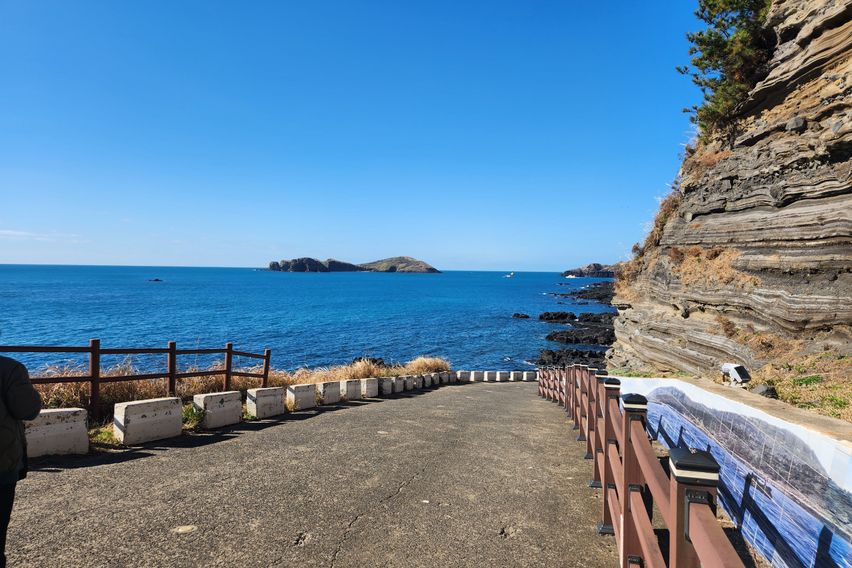 Two-room apartment on Aewol Coastal Road 10th image