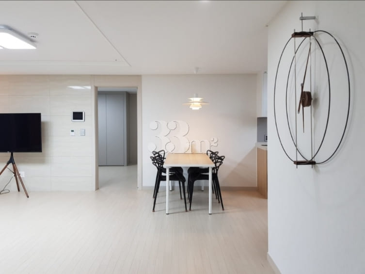 The Designer's Apartment 1th image