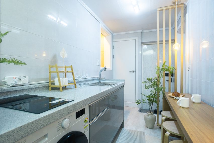 강남 신논현 퀸2 1층