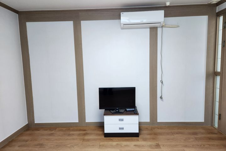 Studio apartment in Gijang, East Busan 1th image