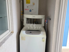 Clean accommodation with convenient transport 9th image