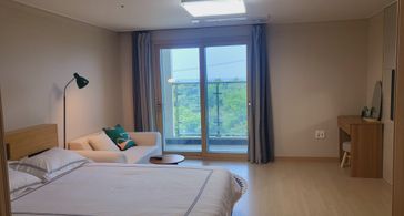 오션뷰 테라스 아파트 방 이미지