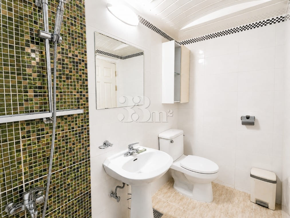 Spacious 12-pyeong room on flat ground in Hye 4th image