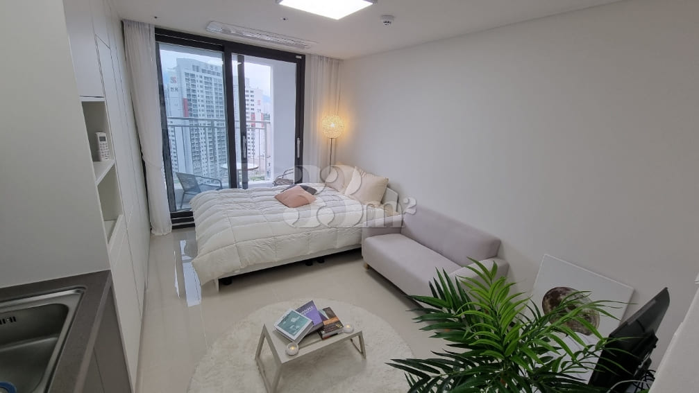 Urban Stay No. 1 4th image