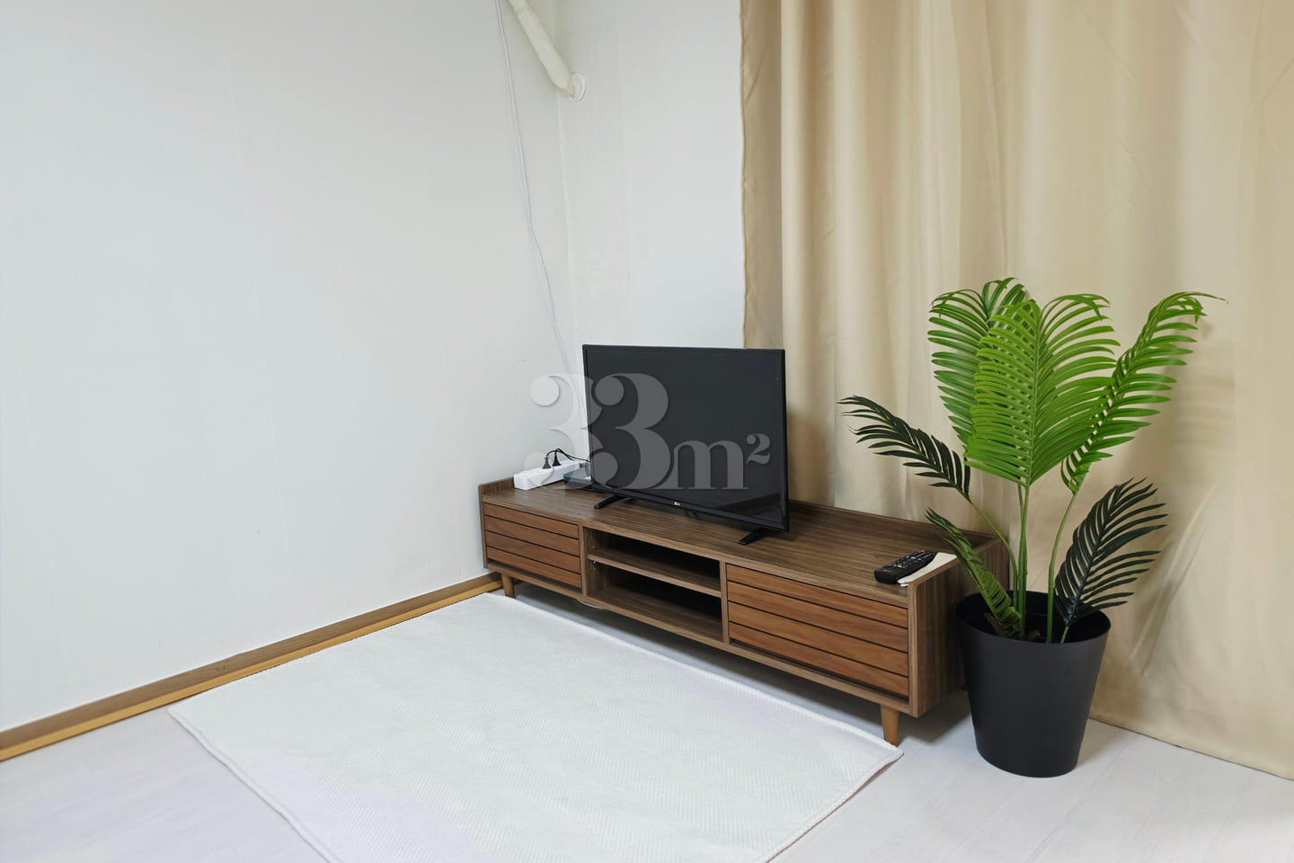 Dujeong-dong, spacious room with 1 queen bed 1th image