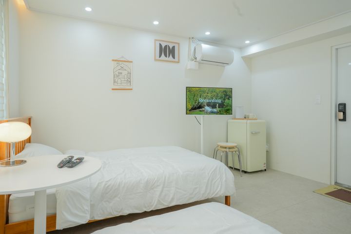 Twin Room in Myeongdong Station Area, Seoul 3th image