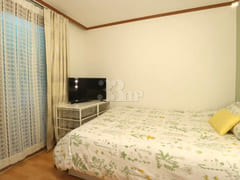 Studio with separate kitchen, 1 minute from S 8th image
