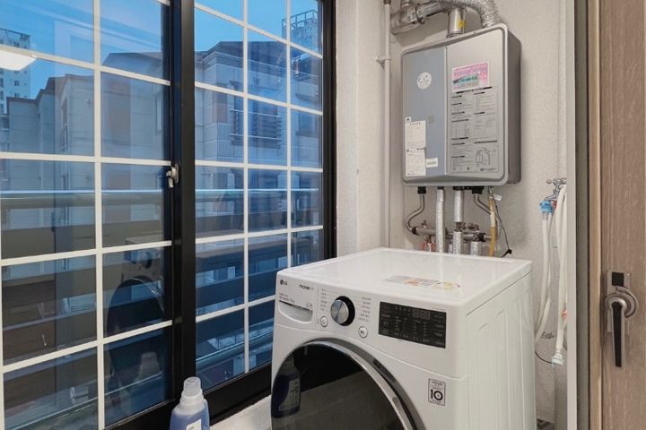 Fully furnished two-room unit near Gijang Mar 10th image