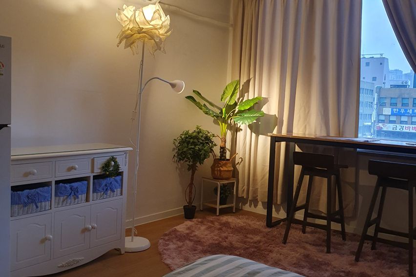 신논현역도보2분 쉼터2