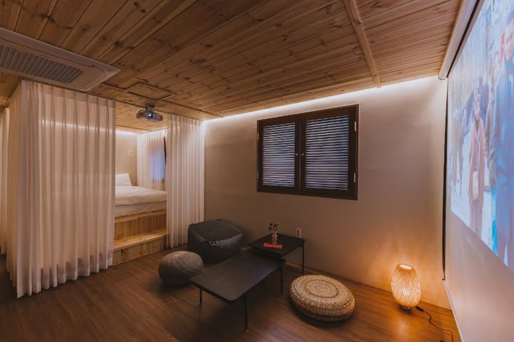 Fully furnished home with a Jacuzzi 18th image