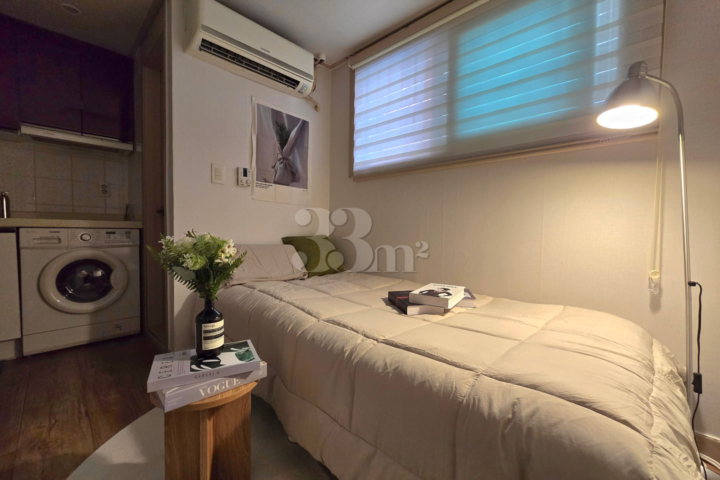Studio apartment near Sindae-bang Samgeori St 4th image