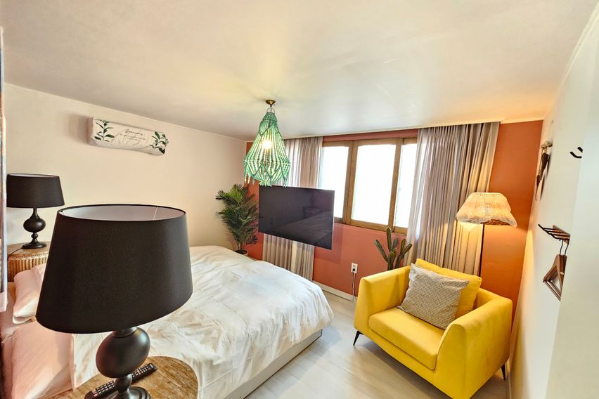 홍대 역3분 깔끔3룸 