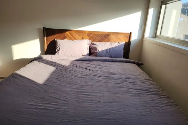 Spacious and comfortable private room. 7th image