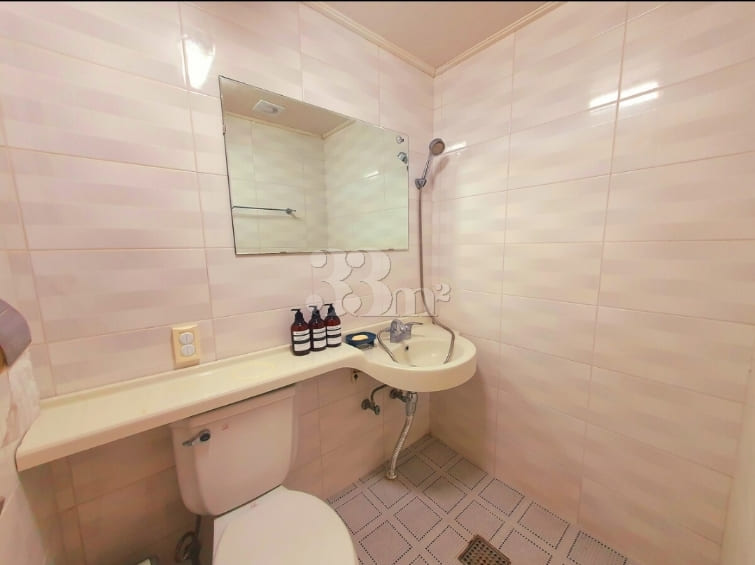 Studio apartment, 15 minutes from Yeungnam Un 5th image