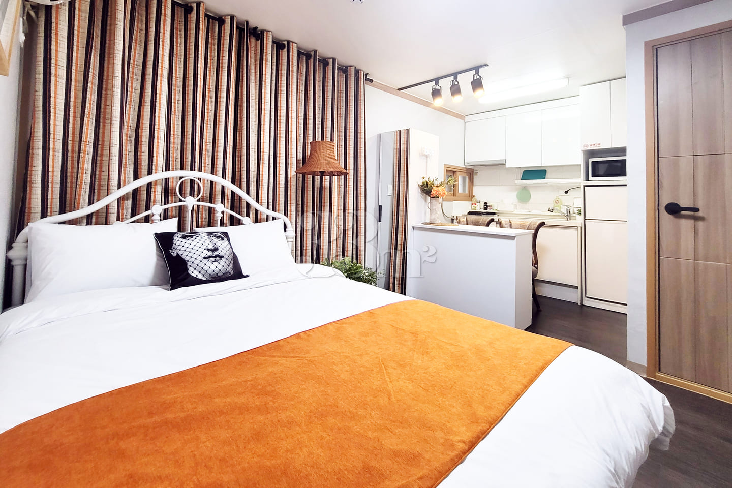 Neat Studio in Mangwon (Unit 201) 0th image