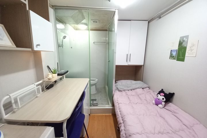 Small and Cozy Room 526 4th image