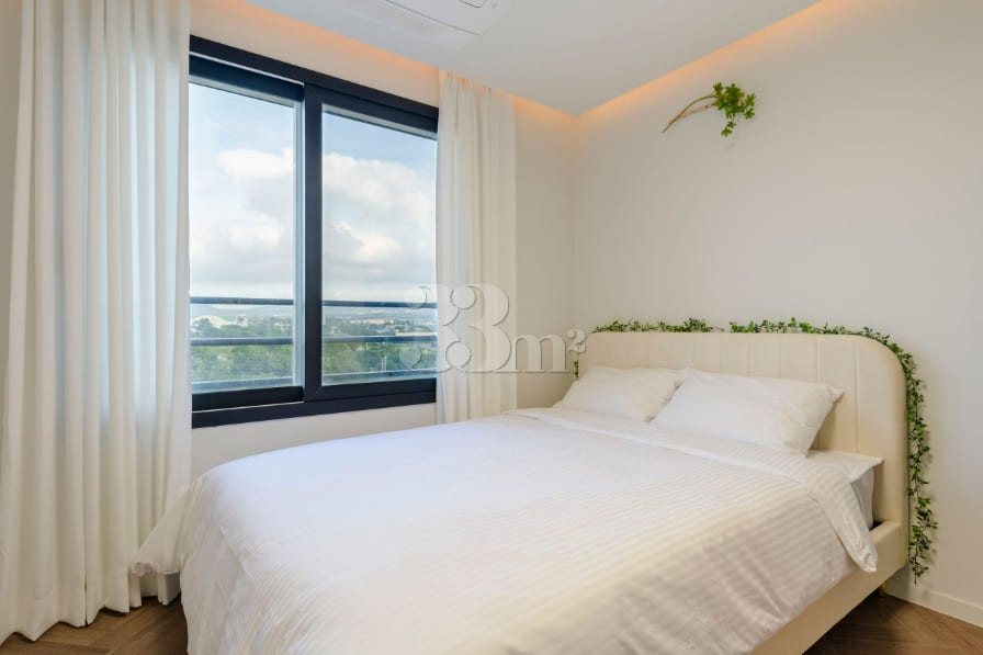 Fantastic Ocean View Luxury Home 9th image