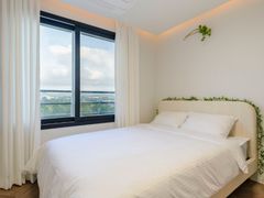 Fantastic Ocean View Luxury Home 9th image